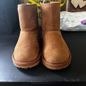 Old Navy Toddler Sherpa Boots